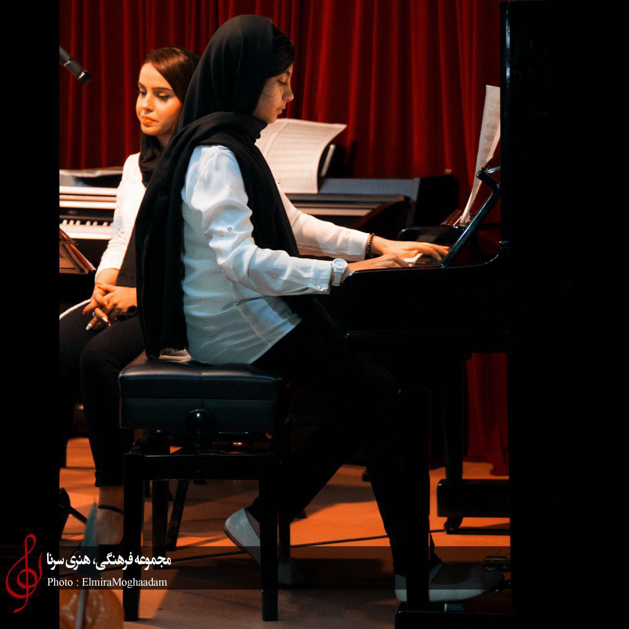 نسرت هنرجویی پیانو تحت نظر استاد شقایق محمدی (۱۱)