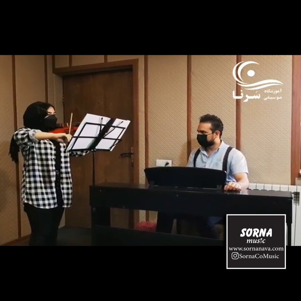 کلاس ویلن استاد امید شریفی در آموزشگاه موسیقی سرنا